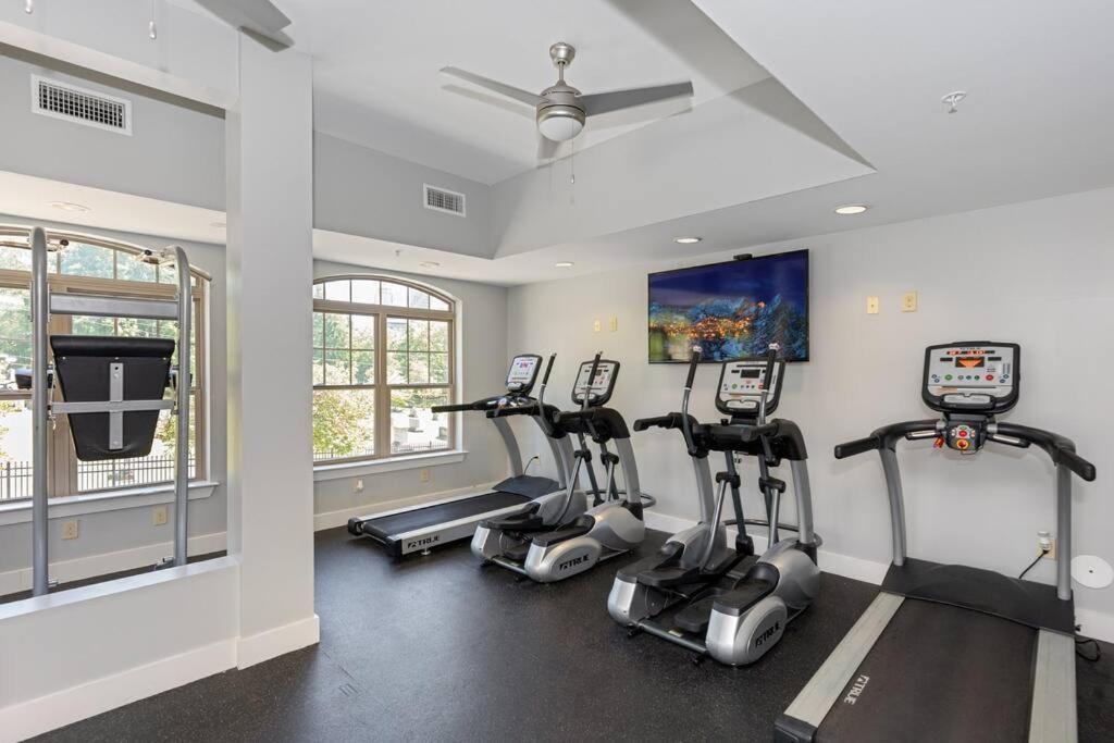 Apartamento Uptown Elegance Gym, Pool, Wine *